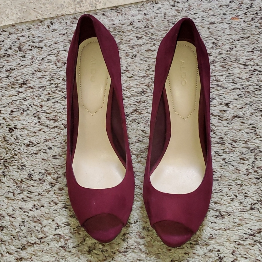 Shoes - Picture 2 of 6